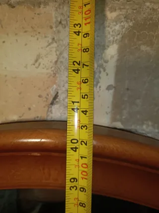 Cómoda de madera con espejo y mármol