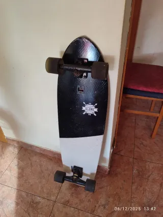 Longboard Globe Negro y Blanco