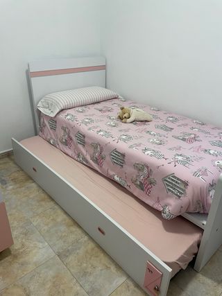 Cuna convertible para niña