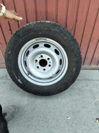 Rueda y llanta furgoneta Iveco