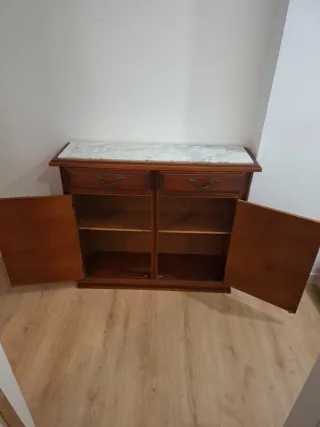 Recibidor madera con tapa de mármol