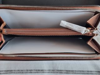 Cartera Monedero BOSS marrón con cremallera nueva