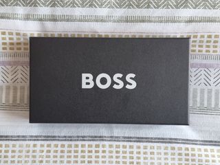 Cartera Monedero BOSS marrón con cremallera nueva