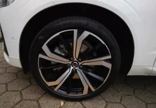 VOLVO XC60 PLUS DARK 2024