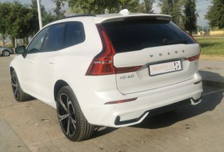 VOLVO XC60 B4 G HEV PLUS D( R-DESING)