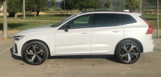 VOLVO XC60 B4 G HEV PLUS D( R-DESING)