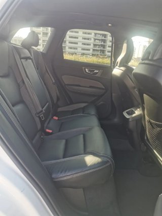 VOLVO XC60 B4 G HEV PLUS D( R-DESING)