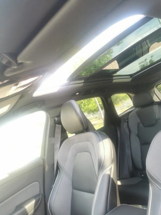 VOLVO XC60 B4 G HEV PLUS D( R-DESING)