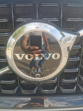 VOLVO XC60 B4 G HEV PLUS D( R-DESING)