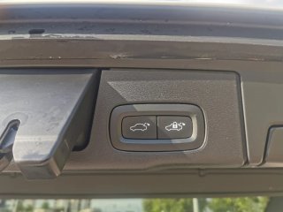 VOLVO XC60 B4 G HEV PLUS D( R-DESING)