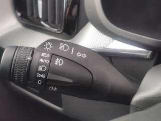VOLVO XC60 B4 G HEV PLUS D( R-DESING)