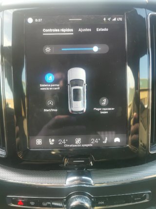 VOLVO XC60 B4 G HEV PLUS D( R-DESING)