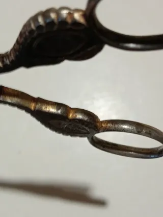 Antica forbice da cucito ornamentale primi 900