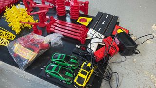Piezas Scalextric: Rectas, Curvas y Accesorios
