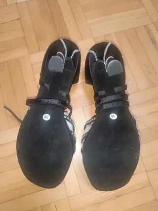 Zapatos de baile negros con cristales. Talla 38.