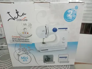 Máquina de coser Jata Mini 675