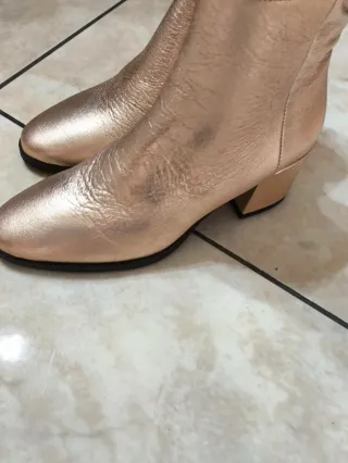 Stivaletti donna vera pelle oro