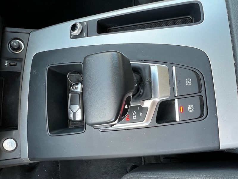 Audi Q5 2022, foto 6