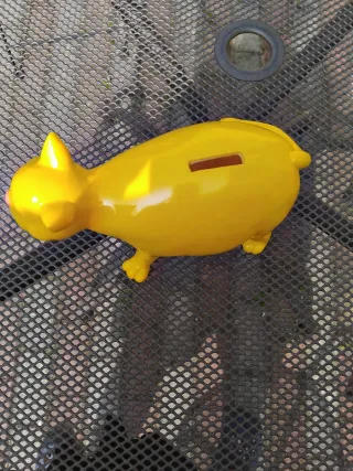 Gatto salvadanaio giallo