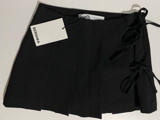 Falda Bershka negra talla XS