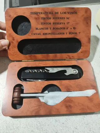 Termómetro de vino y sacacorchos