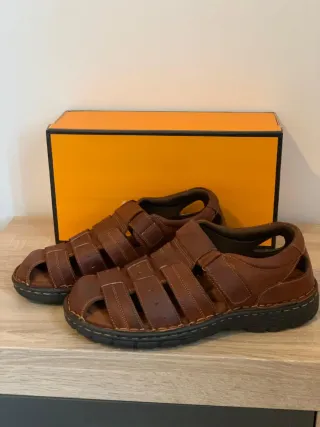 Sandalias de piel hombre. Número 39