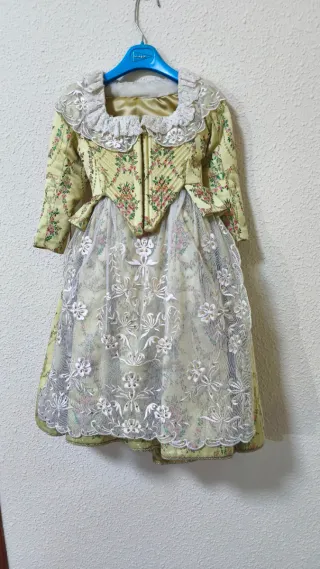 Traje de Fallera con encaje