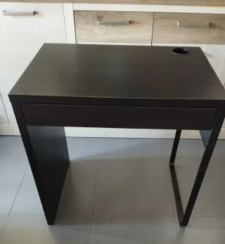 Escritorio IKEA Negro con Cajón 73x50x75