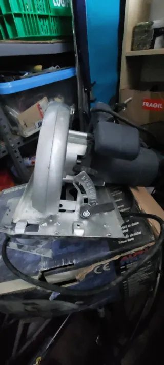 Sierra Circular Eléctrica de Mano