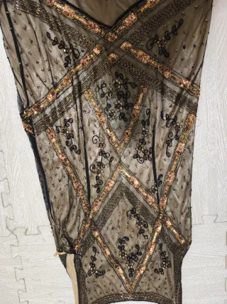 Vestido fiesta tirante ancho pedrería