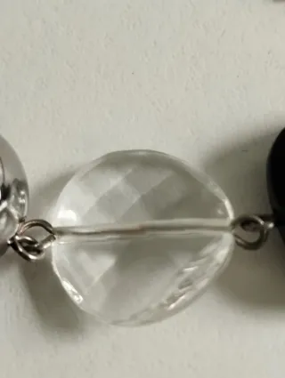 Pulsera abalorios negros, plateados y transparente