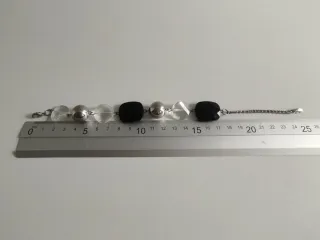 Pulsera abalorios negros, plateados y transparente