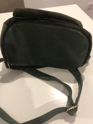 Mochila terciopelo verde bordada flores