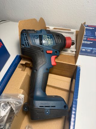 Llave/Atornillador Impacto Bosch GDX 18V-200 + Bat