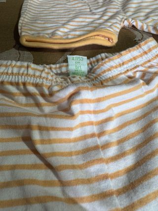 Pantalones cortos a rayas para bebé