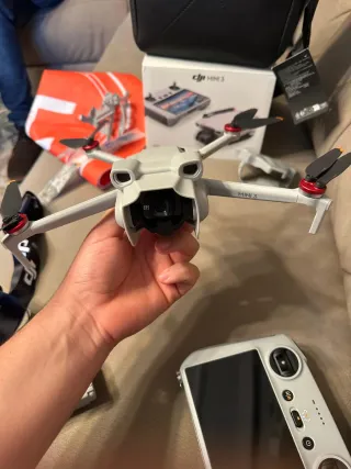 Dji Mini 3 Drone con Mando y Accesorios