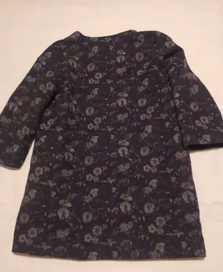 Abrigo Trucco floral en color azul marino y gris