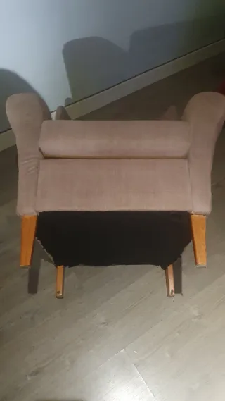 Sillón orejero beige tela