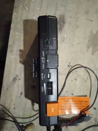 Radio bidireccional con manos libres