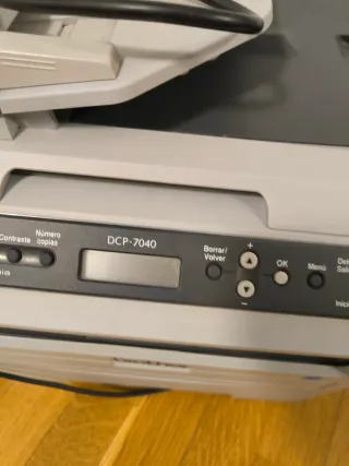 Impresora Láser Brother DCP-7040 Multifunción