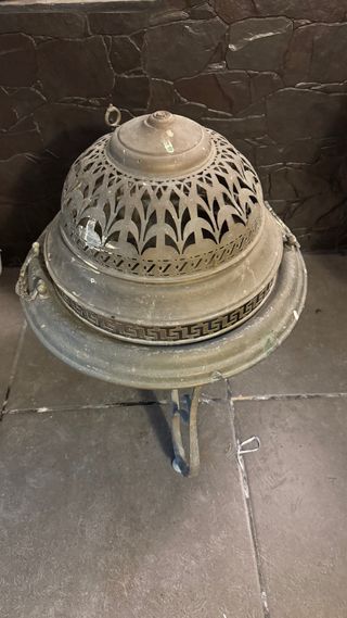 Brasero antiguo de metal, más de 50 años