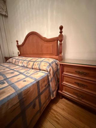 Somier 1.35 + Colchón + Cabecero + Mesitas