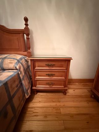 Somier 1.35 + Colchón + Cabecero + Mesitas