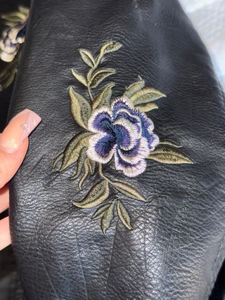 Chaqueta Piel Koröshi Bordada