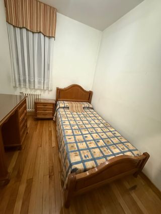 Somier 90 con cabecero, colchon y mesita