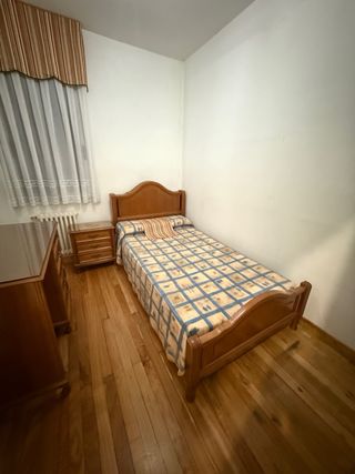 Somier 90 con cabecero, colchon y mesita