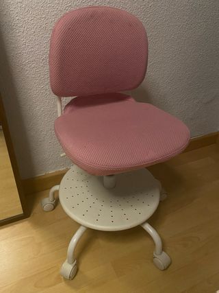 Silla infantil Ikea rosa