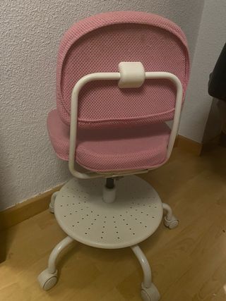 Silla infantil Ikea rosa