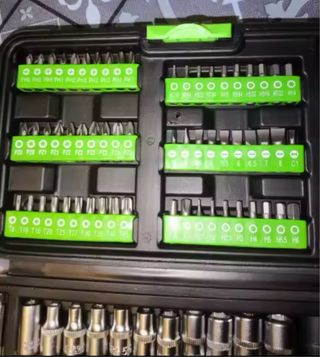 Maletín de herramientas nuevo sin usar.