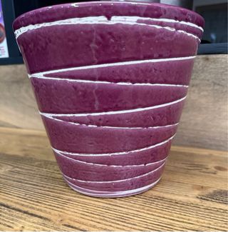 Portavaso melanzana con spirali bianche